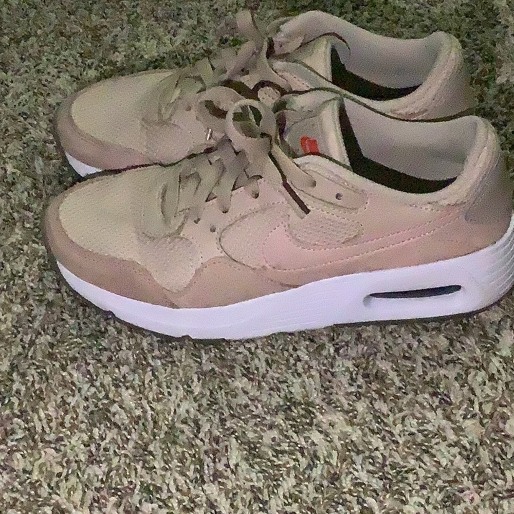 Nude nike air max’s